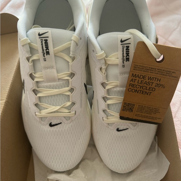 Nike Downshifter 13 Wide White/Platinum Tint - Picture 4 of 5